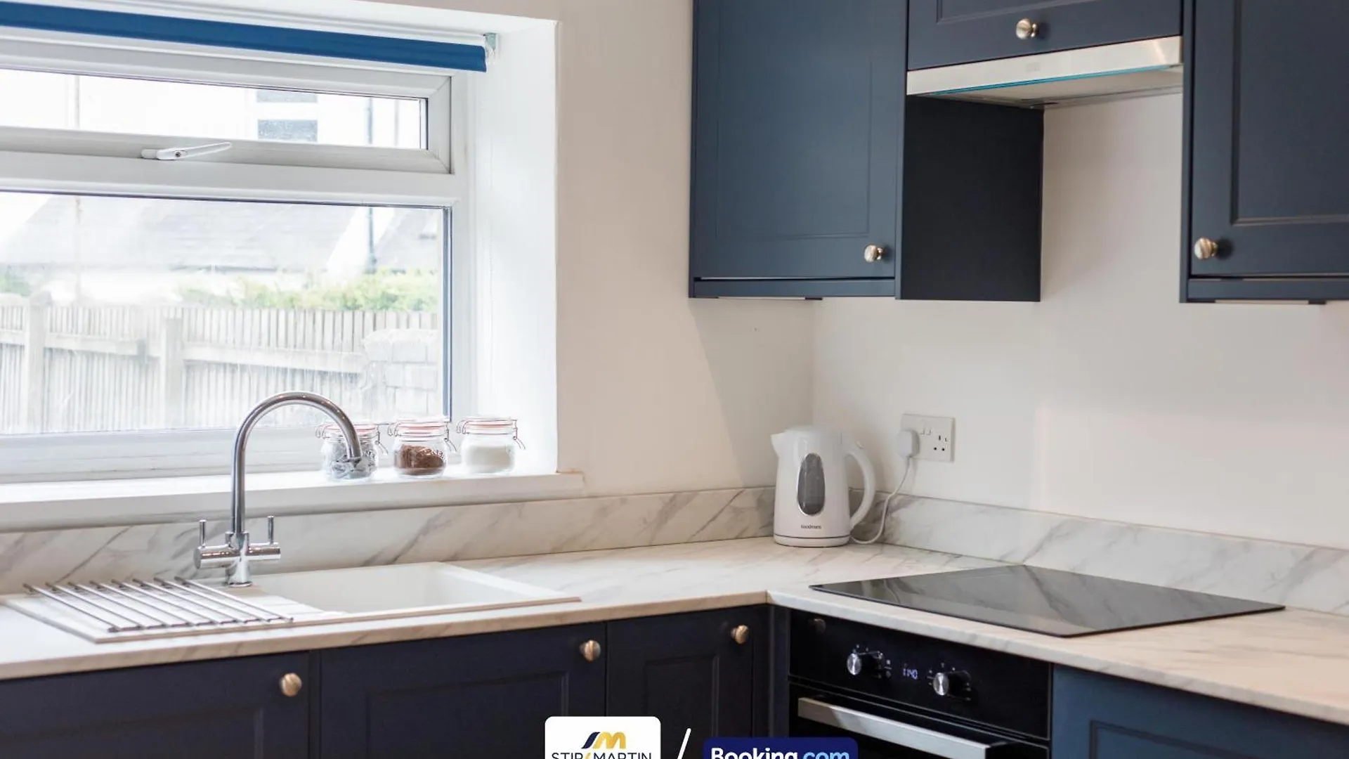 2 Bed Apartment By Stirkmartin Stays Short Lets & Serviced Accommodation Cardiff With Free Parking & 7Mins To City Centre