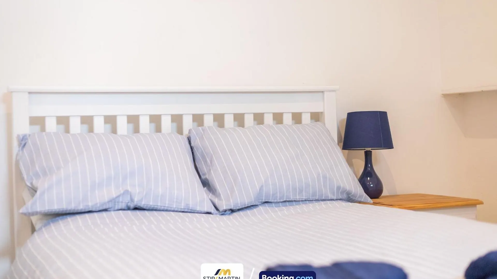 2 Bed Apartment By Stirkmartin Stays Short Lets & Serviced Accommodation Cardiff With Free Parking & 7Mins To City Centre