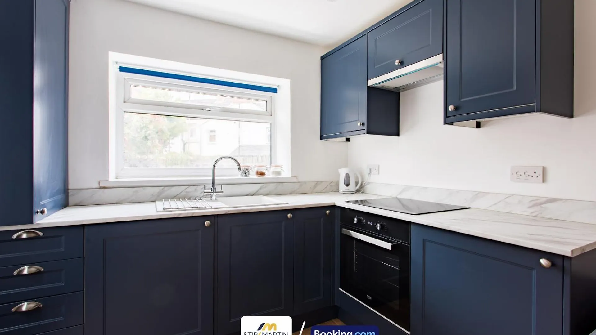 2 Bed Apartment By Stirkmartin Stays Short Lets & Serviced Accommodation Cardiff With Free Parking & 7Mins To City Centre